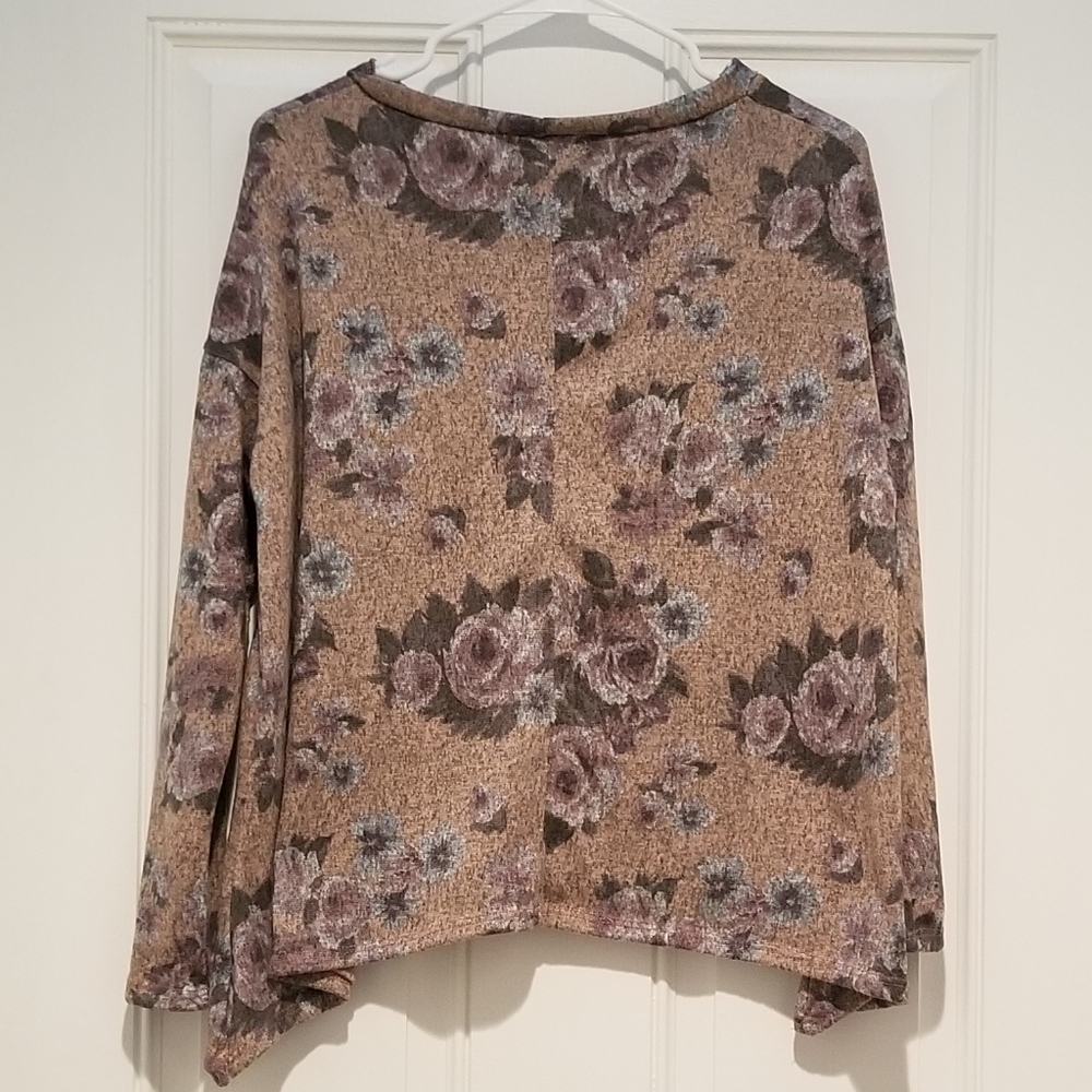 004 Skönhet Rose Long Sleeve Top - Picture 2 of 3
